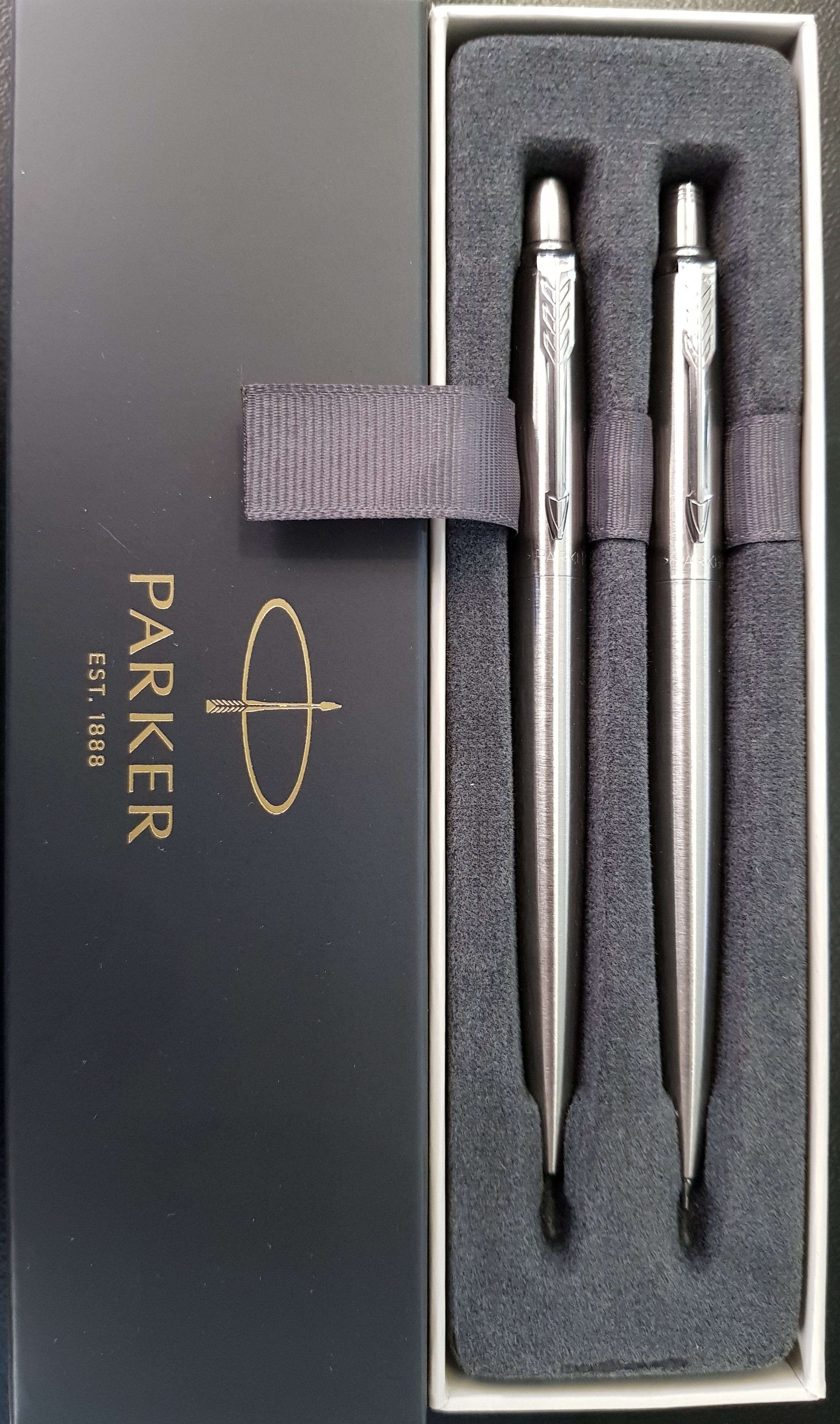 Special ! - parker stainless steel jotter set R950 incl engraving.