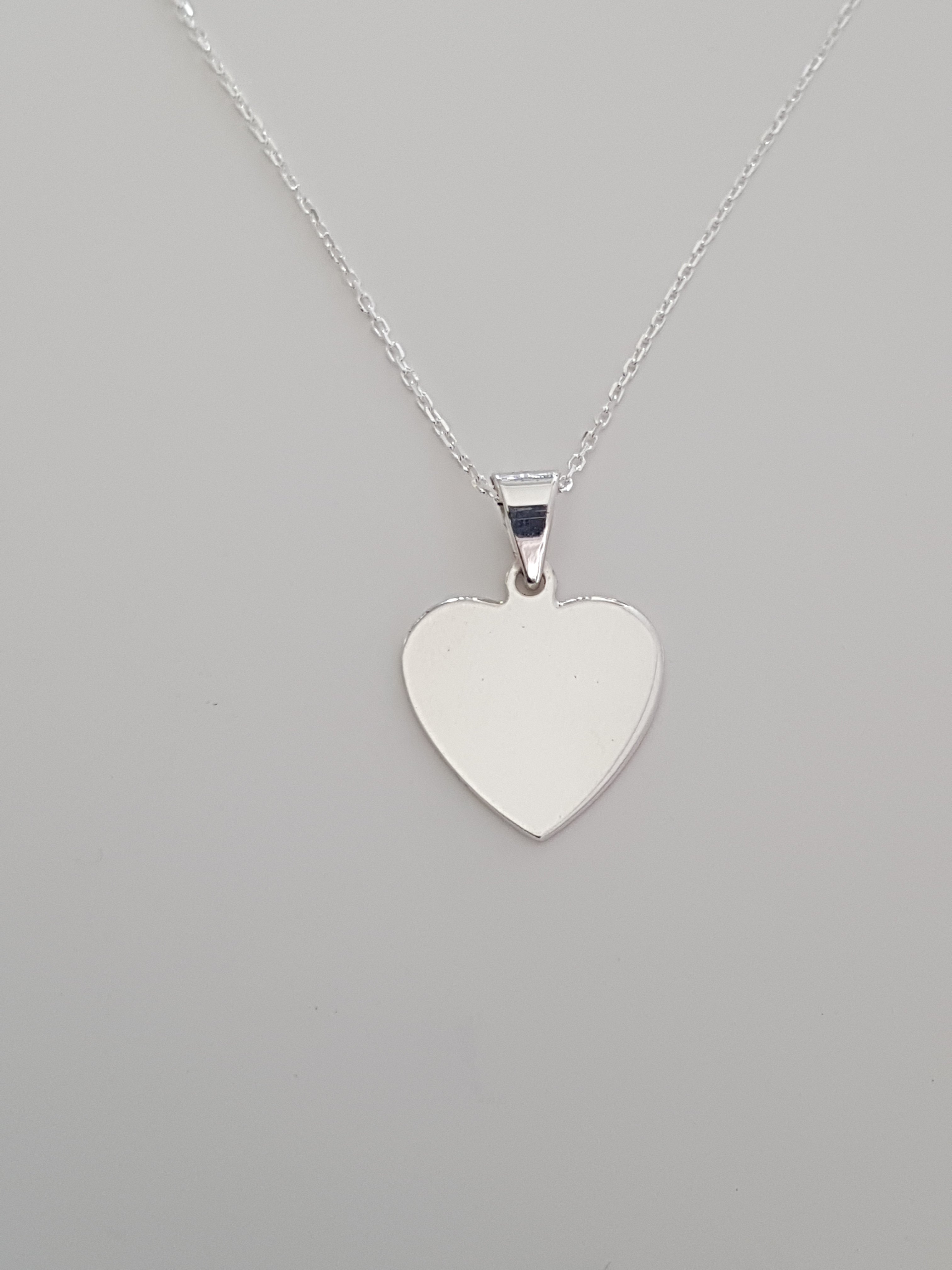 sterling silver 18mm heart shaped pendant incl engraving on both sides