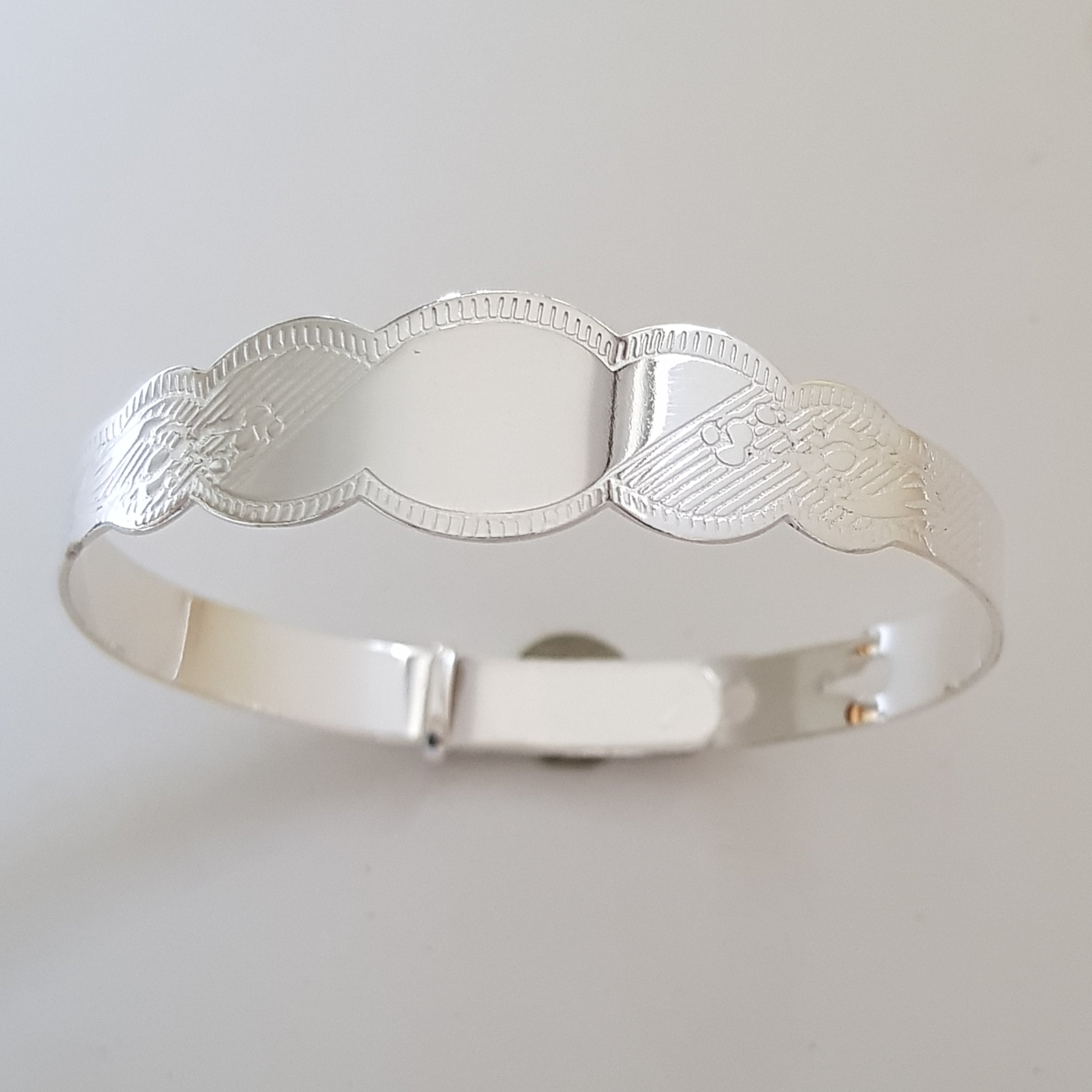 sterling silver babies keyhole bangle incl engraving