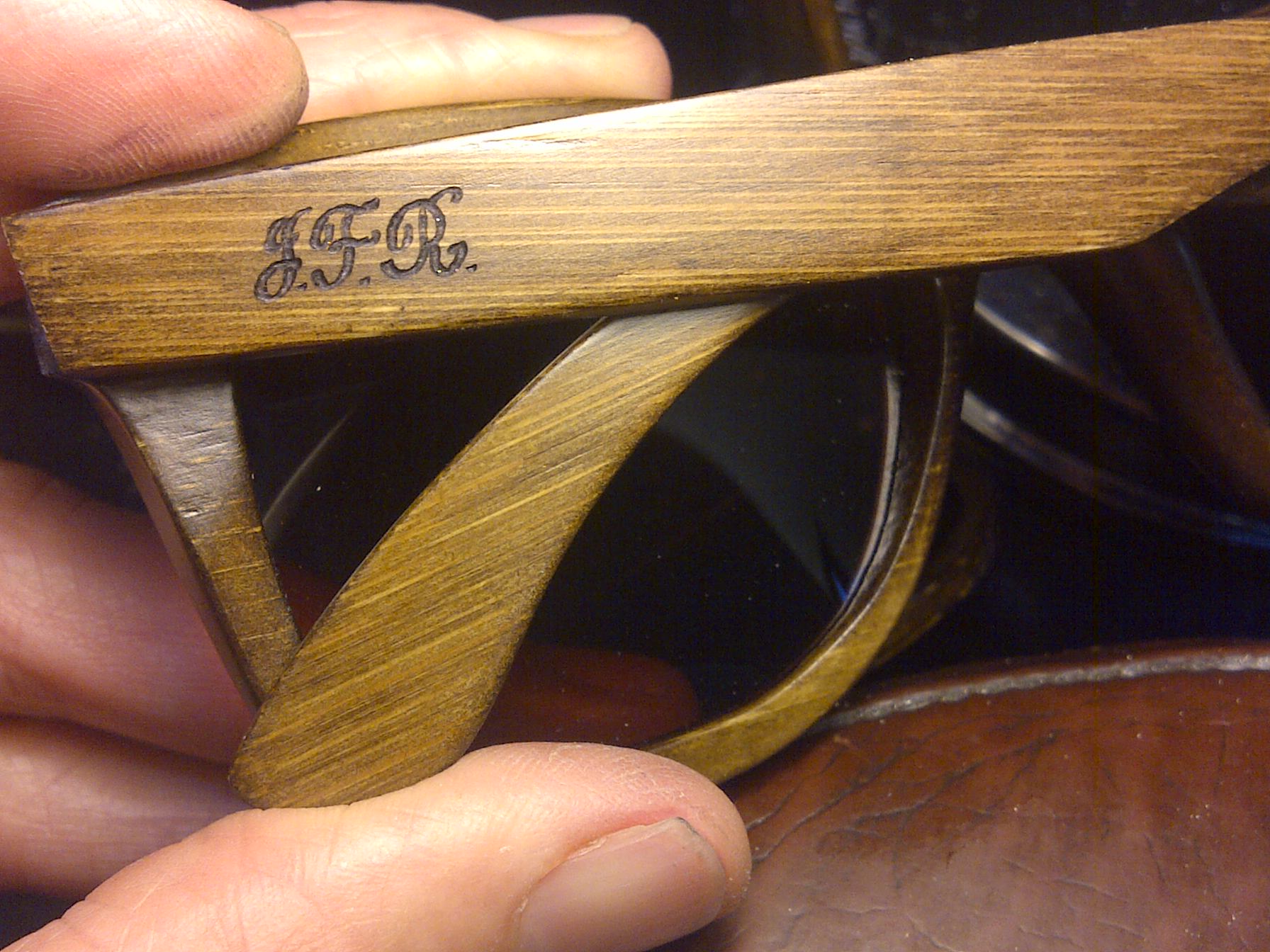 engraving onto sunglasses- this message R80